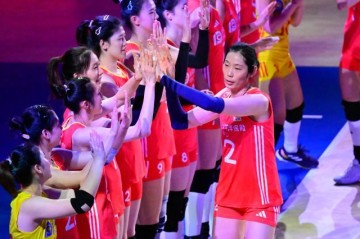 九游app-中国女排公布巴黎奥运名单 “朱袁张”将成三朝元老